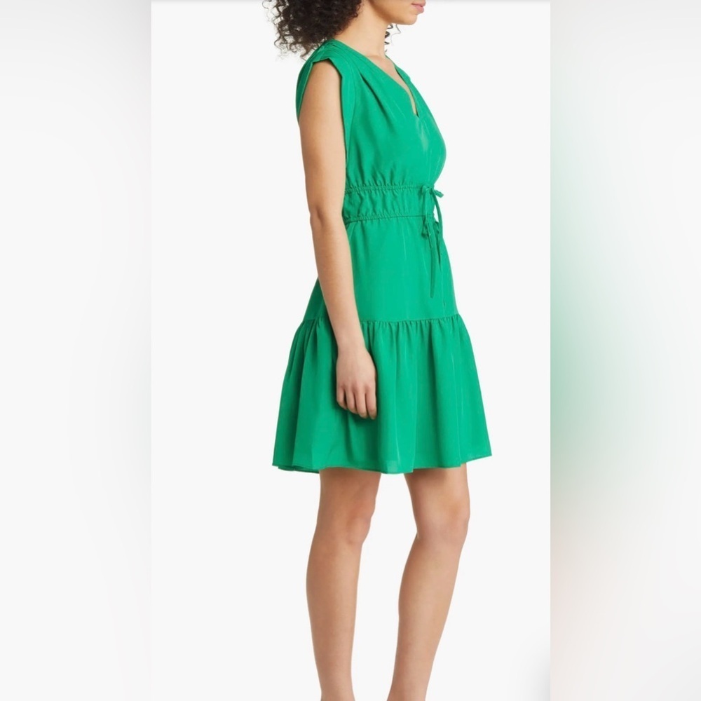 Eliza J Green V-Neck Fit & Flare Dress Women’s Size 0 Tie Waist - Picture 9 of 11